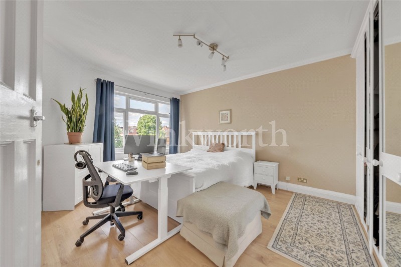 Ashbourne Avenue, London, NW11