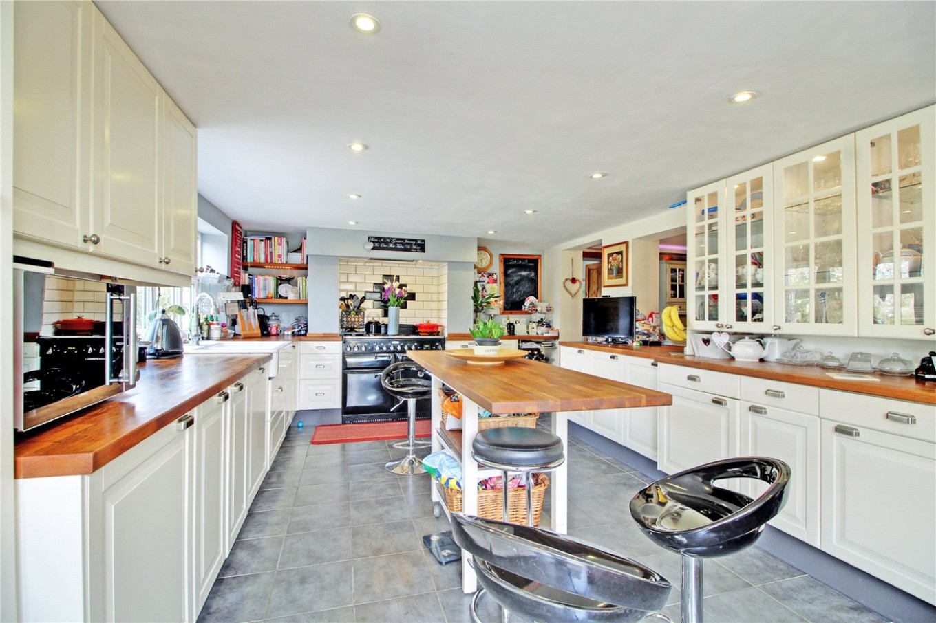 6 bedroom property for sale in Lundy Green, Hempnall, Norwich, NR15