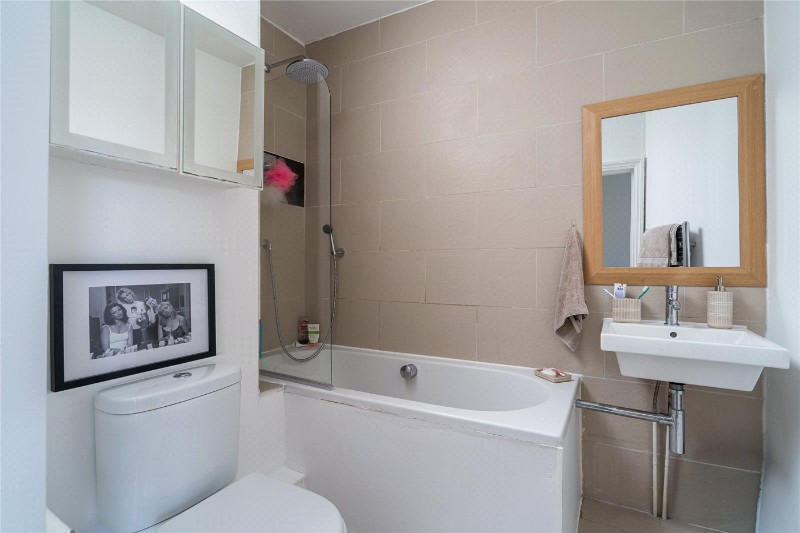 Kings Avenue, London, SW4