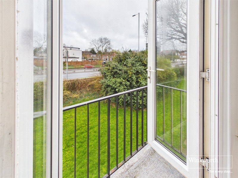 Great North Way, London, NW4