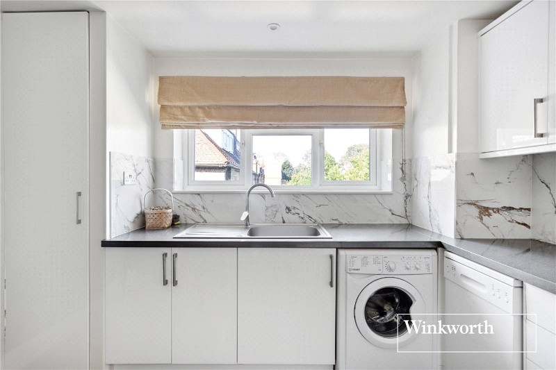 Etchingham Park Road, London, N3