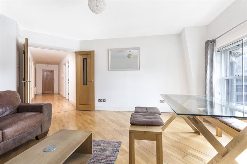 Farringdon Road, London, EC1M