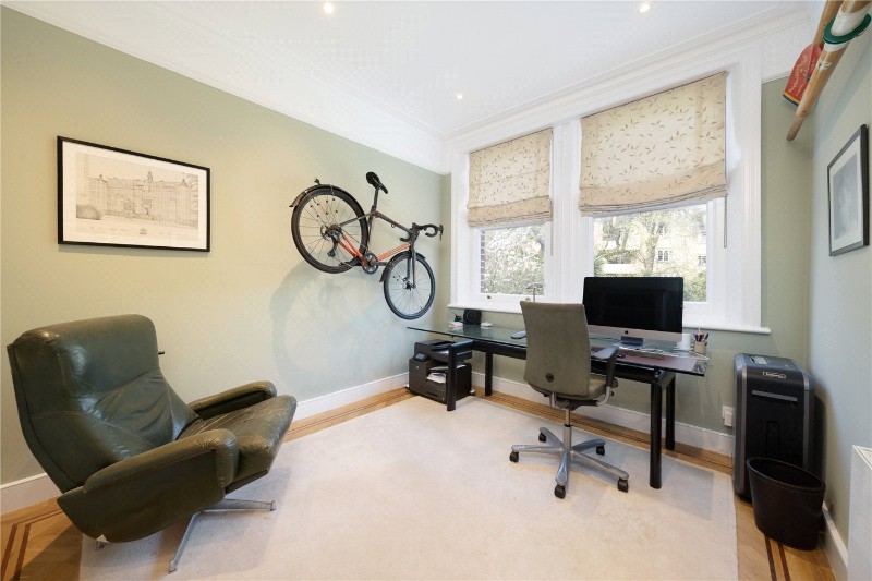 Holmbush Road, London, SW15