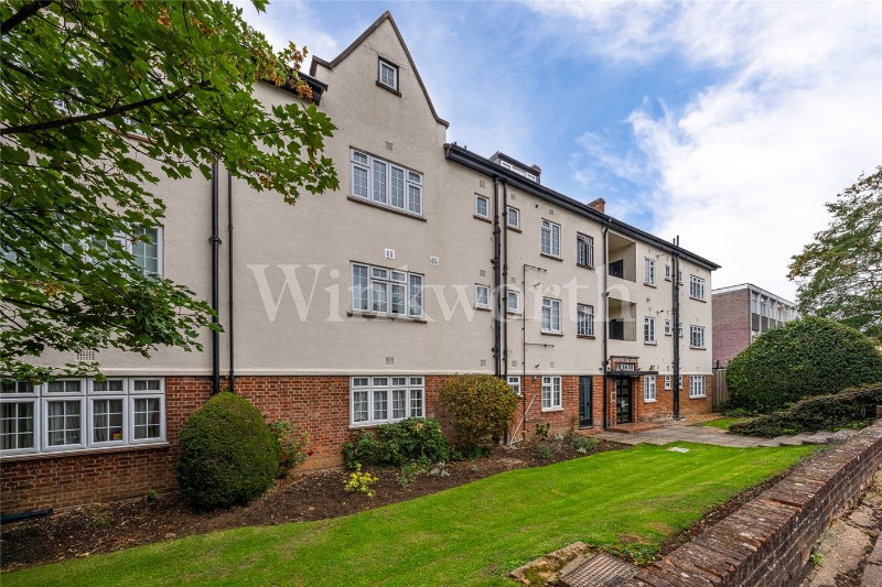Holmdale Gardens, London, NW4
