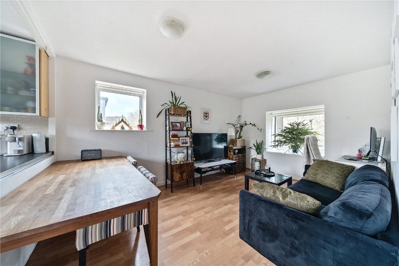 Shipwright Road, London, SE16
