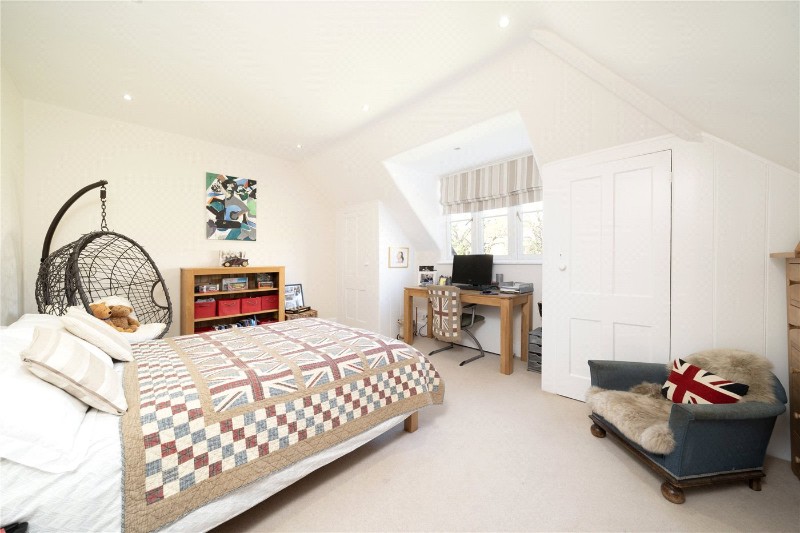 Holmbush Road, London, SW15