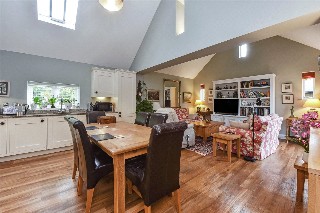 White Hart Cottages, College Street, Petersfield, Hampshire, GU31