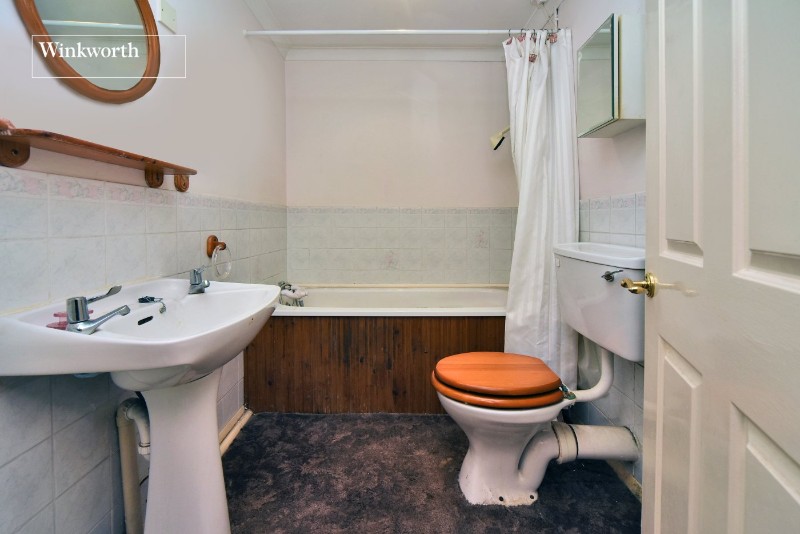 Gander Green Lane, Sutton, SM1