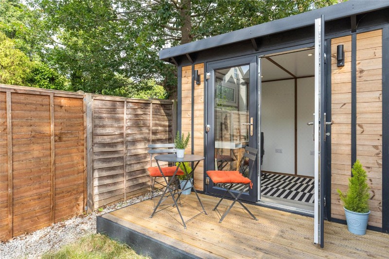 Holmesdale Road, London, SE25