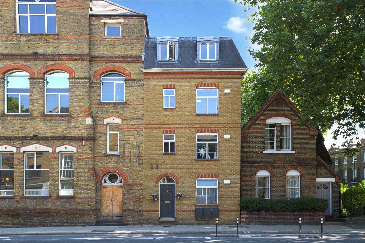 2 bedroom property for sale in Gray's Inn Road, London, WC1X (Ref