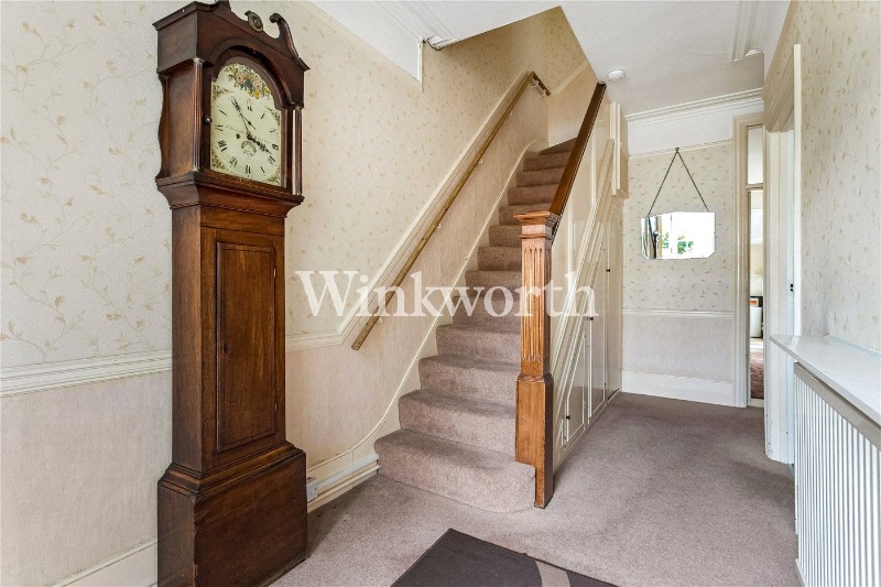 Caversham Avenue, London, N13