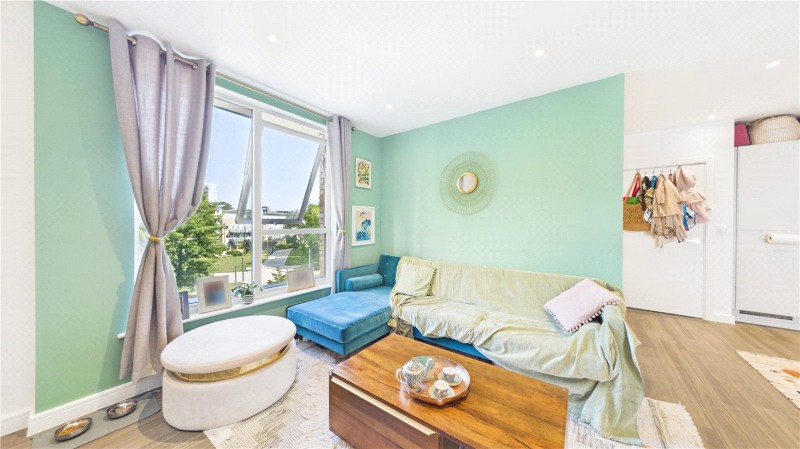 Bollo Bridge Road, London, W3