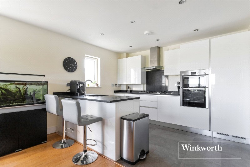Snowberry Close, High Barnet, EN5