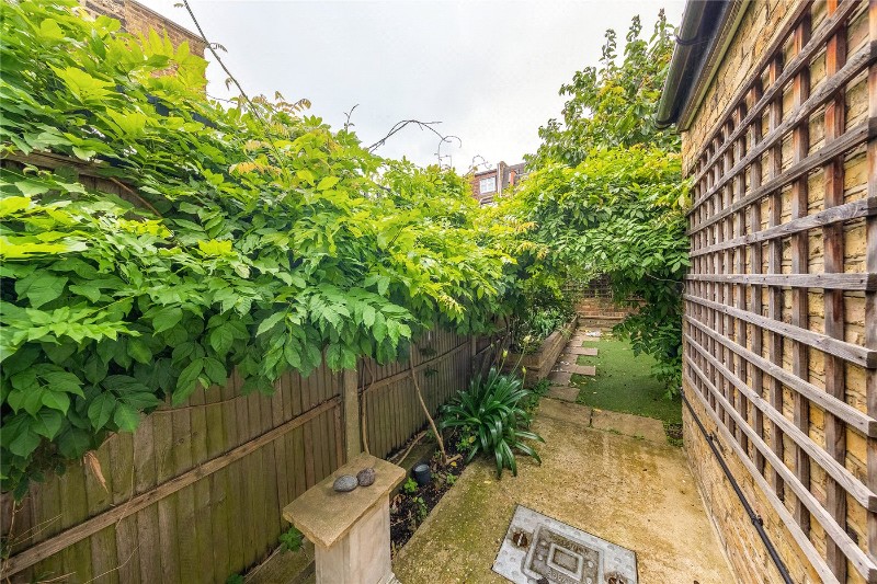 Broughton Road, London, SW6