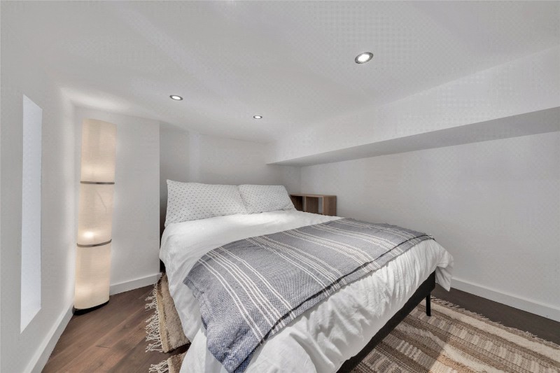 Randolph Avenue, London, W9