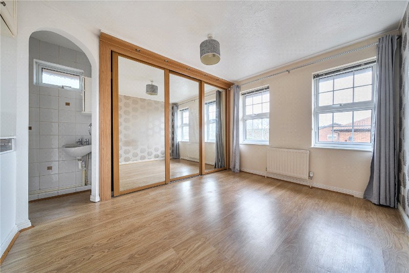 Glorney Mead, Farnham, Surrey, GU9