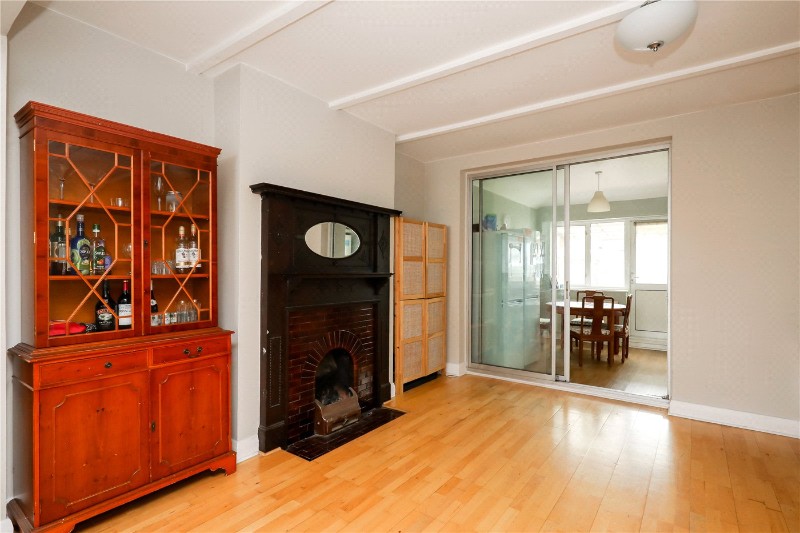 Princes Avenue, London, W3