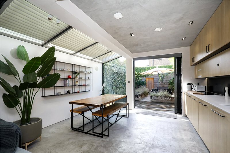 Windmill Road, London, TW8