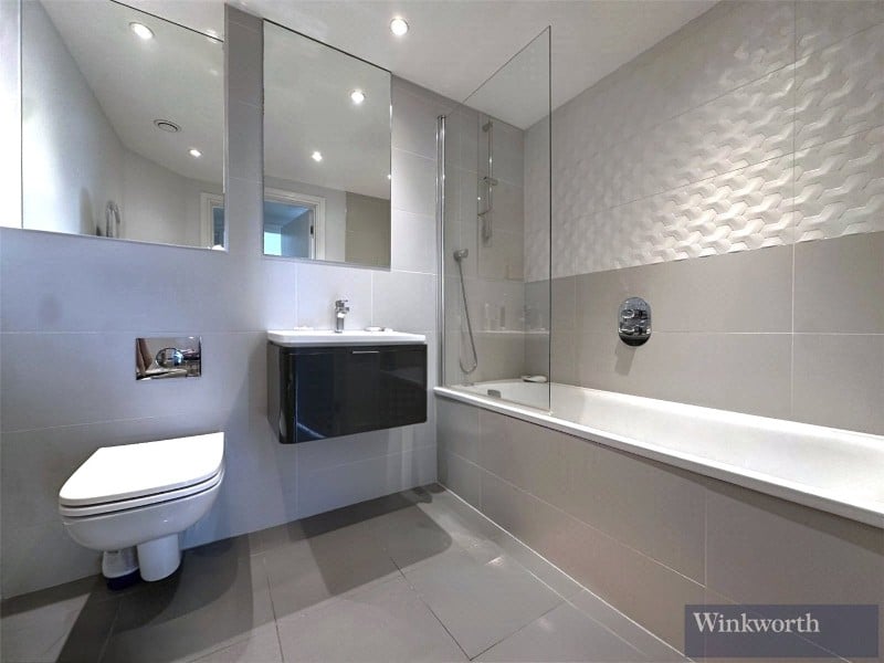 Station Road, Edgware, HA8