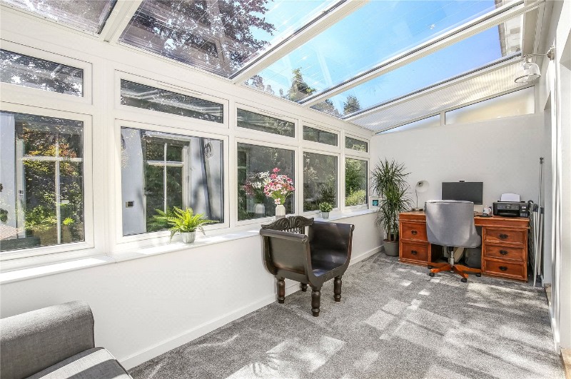 Thistledown Close, Winchester, Hampshire, SO22