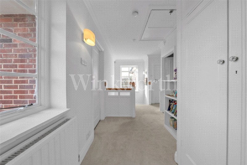 Harford Walk, London, N2