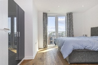 Sidney Street, London, E1
