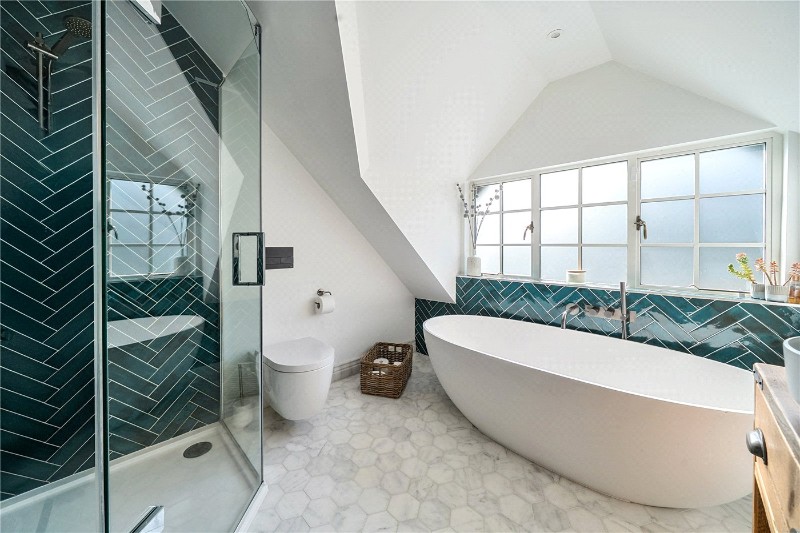 Crooksbury Road, Farnham, Surrey, GU10