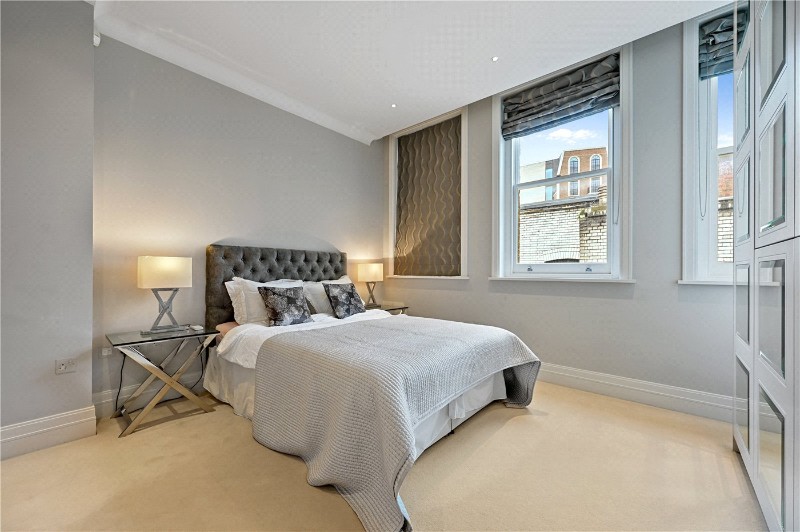 Strand, London, WC2R