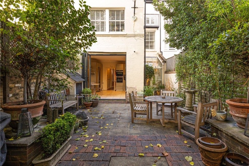 Deodar Road, London, SW15