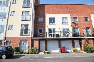Battle Square, Reading, Berkshire, RG30