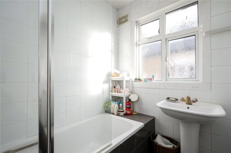 Gunnersbury Avenue, London, W5