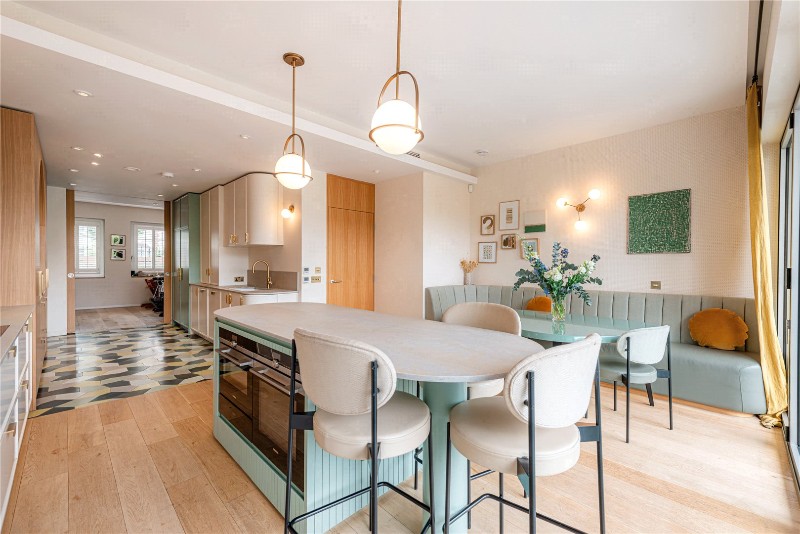 Pangbourne Avenue, London, W10