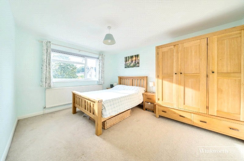 Yaverland Drive, Bagshot, Surrey, GU19