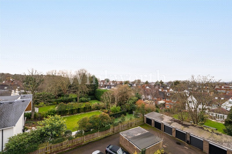 West Heath Avenue, London, NW11