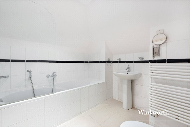 Hendon Lane, Finchley, London, N3