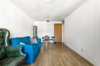 Riverside Close, London, E5