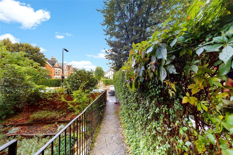 9 Cumberland Park, Acton, London, W3
