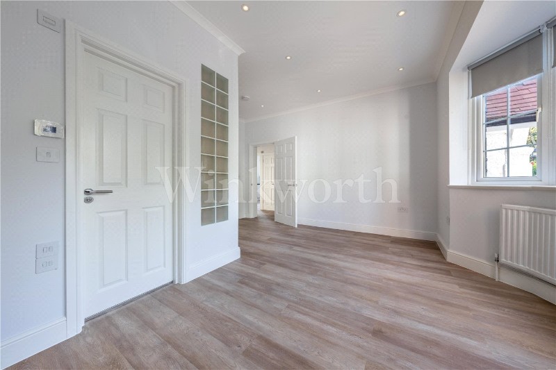 Woodstock Road, London, NW11