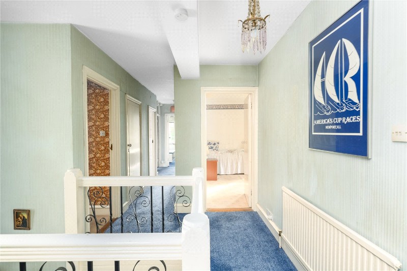 Byfleet Road, Cobham, Surrey, KT11