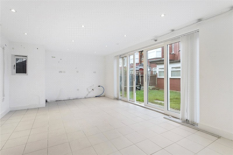 Riverway, London, N13