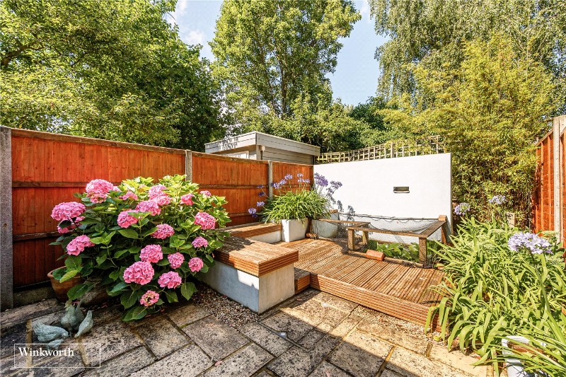 Alfred Close, London, W4