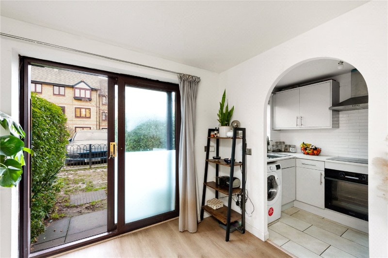 Riverside Close, London, E5