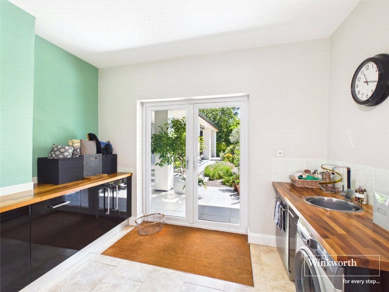 Newbury Road, Headley, Thatcham, Hampshire, RG19