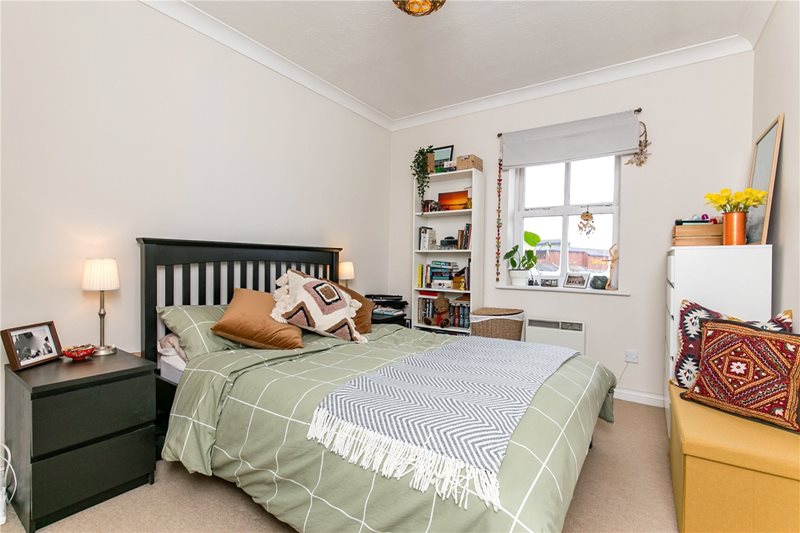 Alfred Close, London, W4