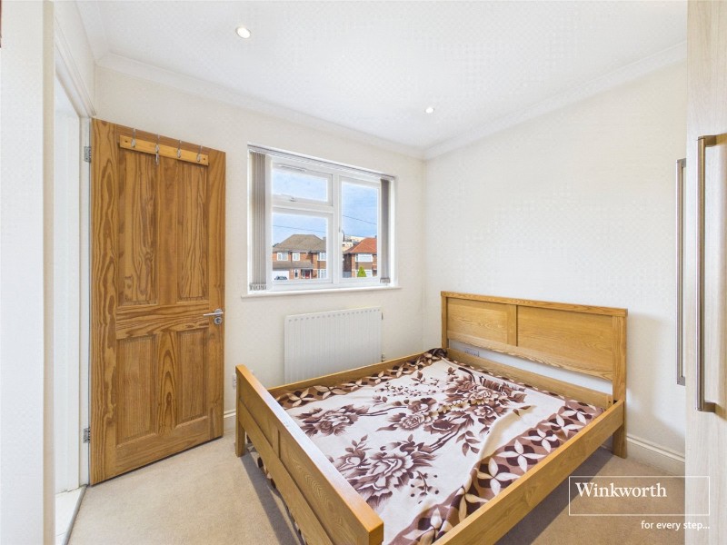 Wolmer Gardens, Edgware, HA8