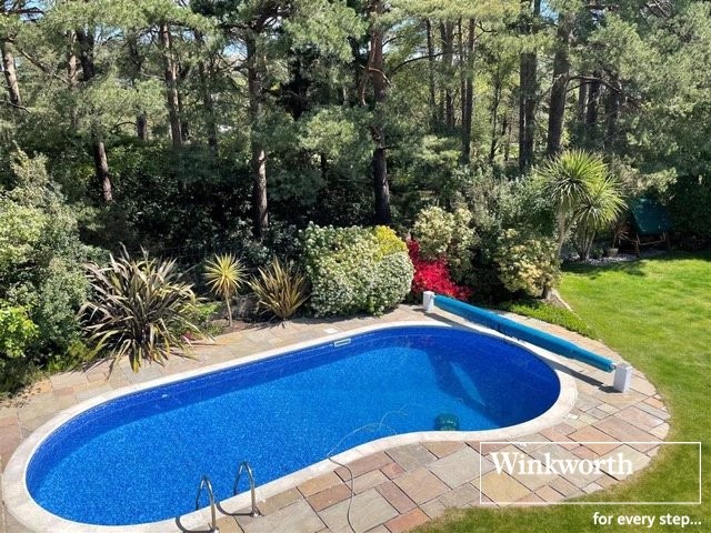 Golf Links Road, Ferndown, Dorset, BH22
