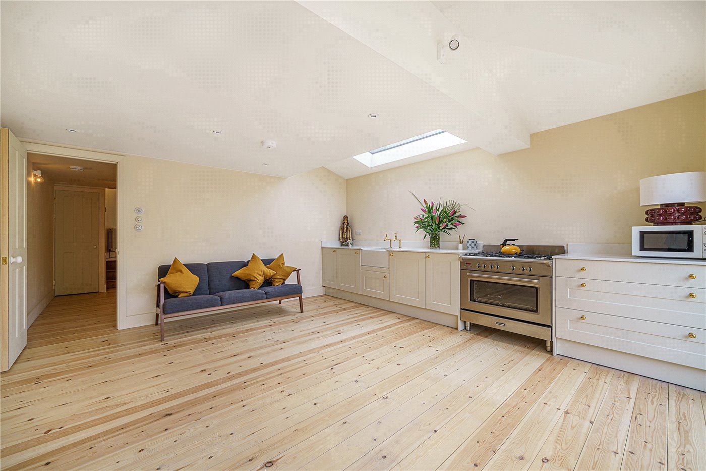 Reception-Kitchen P2