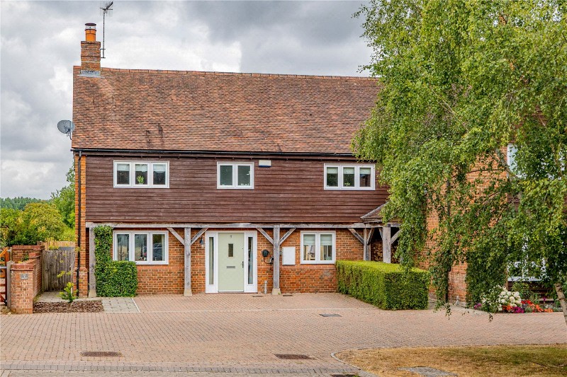 8 The Old Barnyard, Pewsey Road, Rushall, Wiltshire, SN9