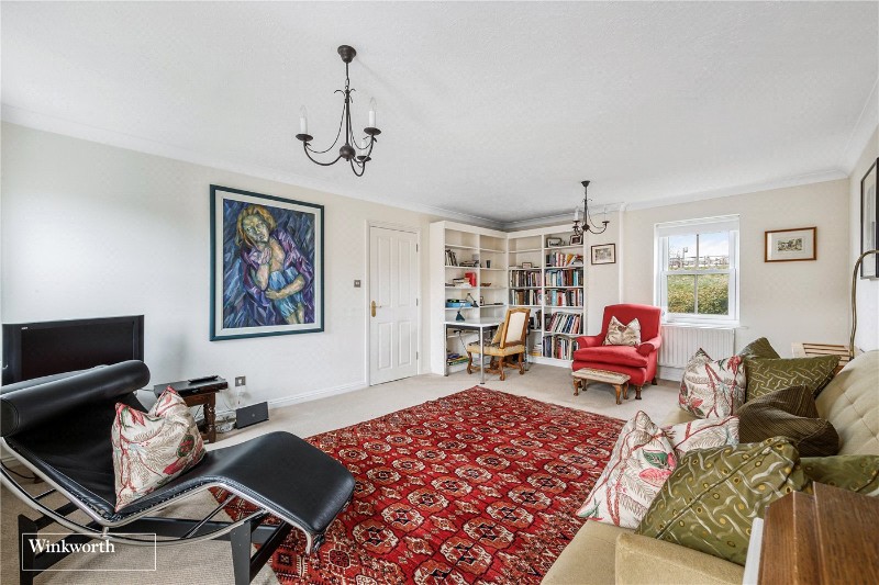 Alfred Close, London, W4