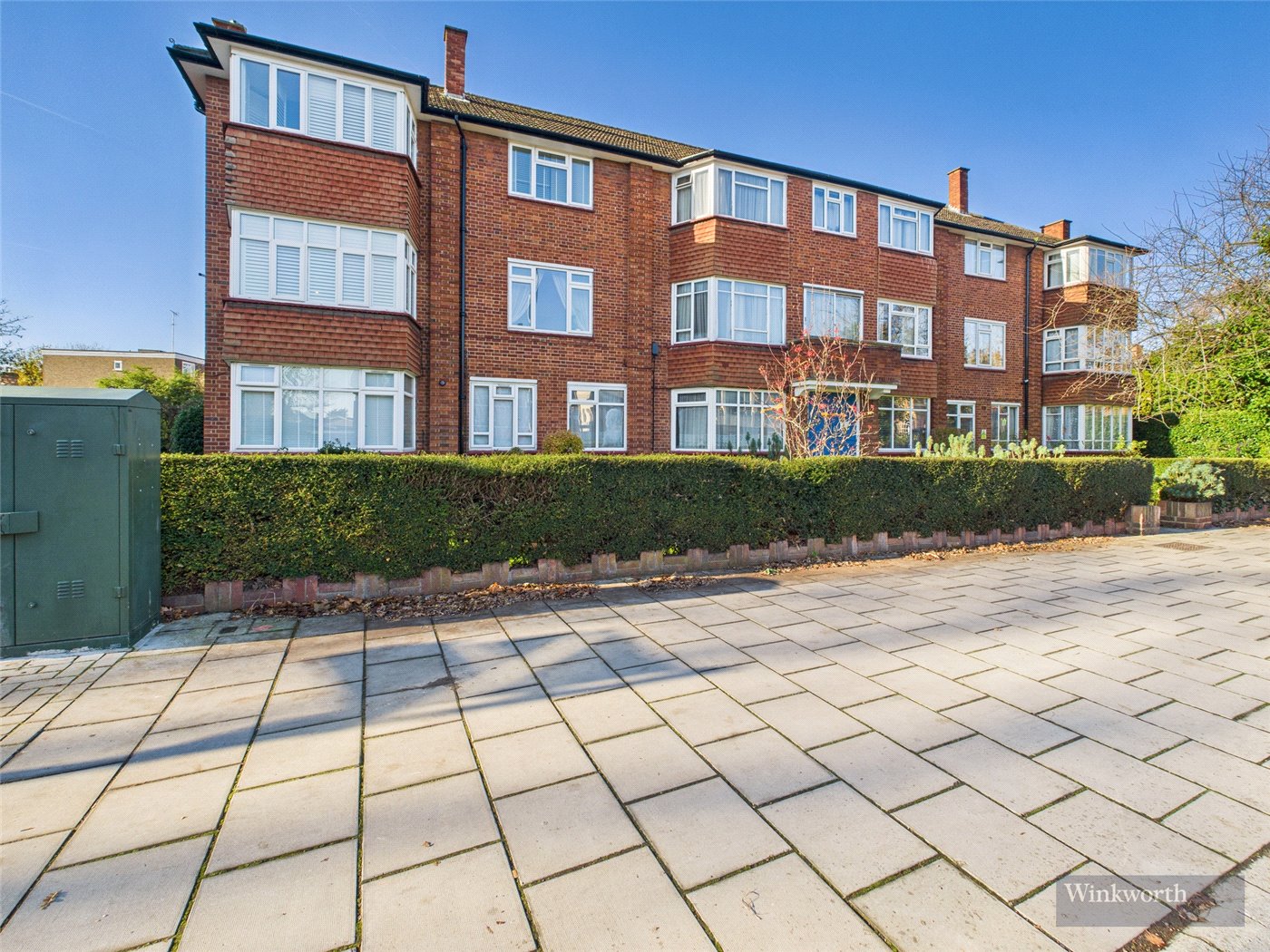 Pandora Court, South Bank, Surbiton, KT6